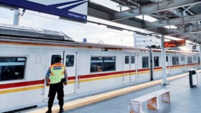 Hindari Penumpang Terlambat di Hari Buruh, 39 Kereta Jarak Jauh Berhenti di Stasiun Jatinegara