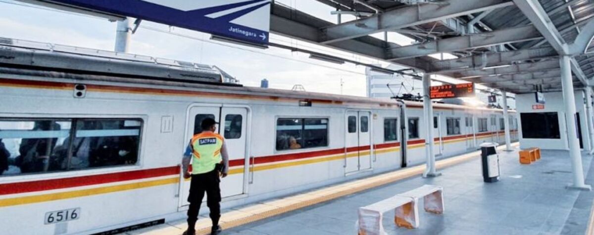 Hindari Penumpang Terlambat di Hari Buruh, 39 Kereta Jarak Jauh Berhenti di Stasiun Jatinegara
