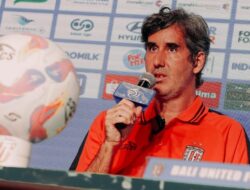 Pelatih Bali United Kritik Keras Wasit dan VAR Saat Timnya Dibantai Persija di JIS