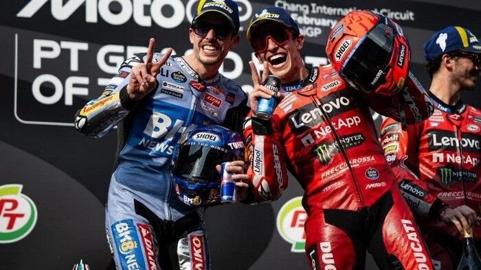 Marc Marquez dan Adiknya Tersungkur Saat Jalani Latihan Bebas Pertama Seri MotoGP Sirkuit Assen, Belanda
