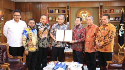 Resmi Dibentuk, Yorrys Raweyai Ditunjuk Jadi Ketua “MPR for Papua”