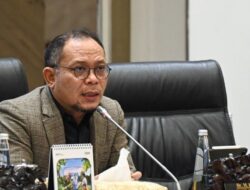 Apresiasi Peningkatan Literasi Keuangan, Hanif Dhakiri Dorong OJK Bentuk Sistem Peringatan Dini