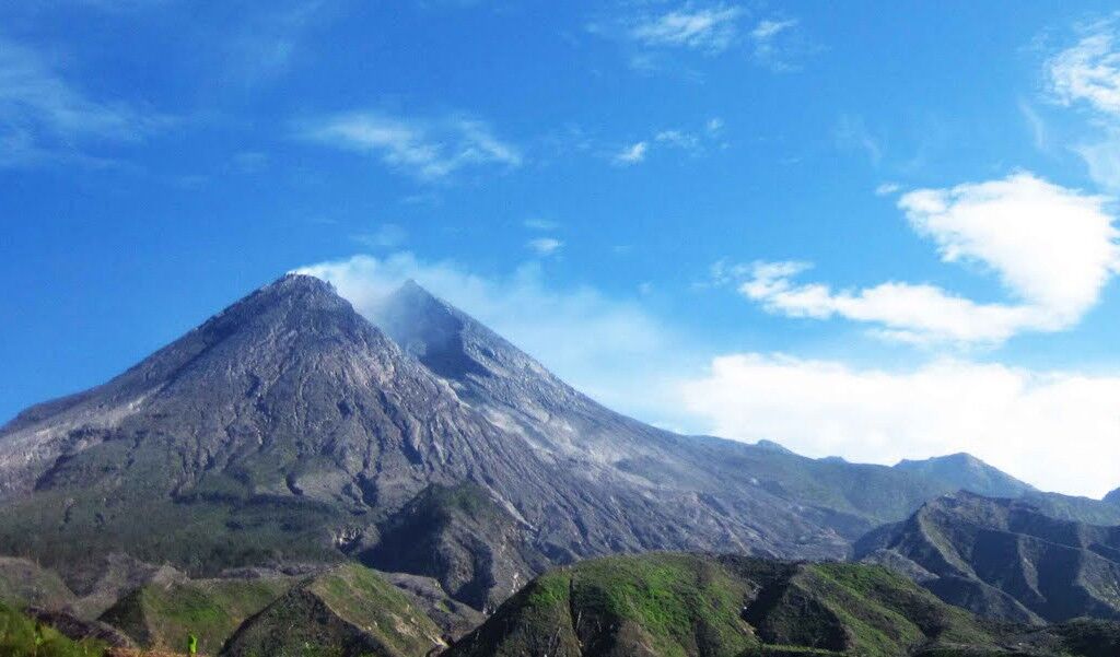 Balai TNGM Blacklist 20 Pendaki Ilegal di Gunung Merapi