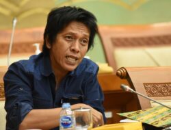Adian Pertanyakan Wamenhub Soal Pertimbangan Perubahan Aturan Potongan Tarif Ojol