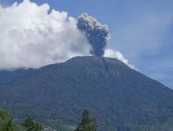Selasa Pagi Gunung Marapi Kembali Erupsi, Semburan Abu Vulkanik Capai 1,1 Km