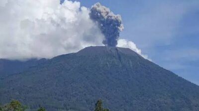 Selasa Pagi Gunung Marapi Kembali Erupsi, Semburan Abu Vulkanik Capai 1,1 Km