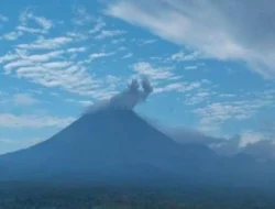Gunung Semeru Dilaporkan Erupsi pada Hari Minggu Pagi