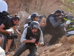 Gelar Unjuk Rasa, Jurnalis di Gaza Desak Internasional Lindungi Pekerja Media