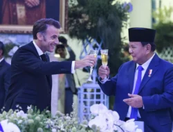 Bantah Minuman Gala Dinner Prabowo-Macron Alkohol, Seskab Teddy: Itu Cuma Jus Apel