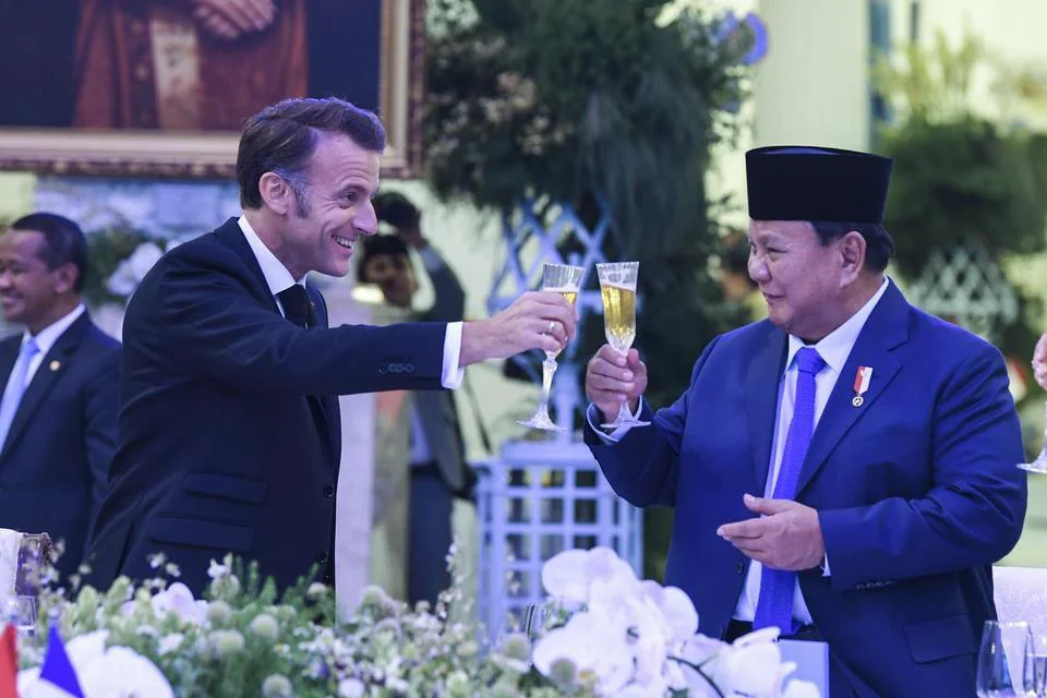 Bantah Minuman Gala Dinner Prabowo-Macron Alkohol, Seskab Teddy: Itu Cuma Jus Apel