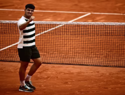 TENIS — Menang Beruntun, Alcaraz Pastikan ke Semifinal HSBC Championships “The Queen’s Club”