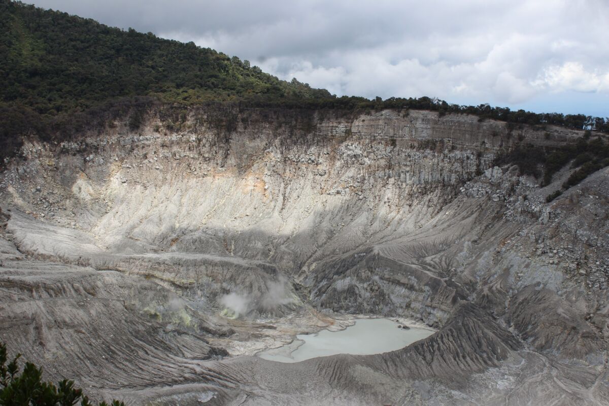 Gunung Tangkuban Parahu Masih Terus Alami Kegempaan