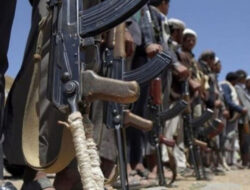 Jika Bantu Israel Serang Iran, Houthi Ancam Kapal Perang AS di Laut Merah