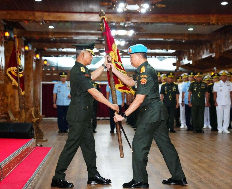 Danpaspampres Diganti, Mayjen Edwin Adrian Sumantha Sertijab dengan Mayjen Achiruddin