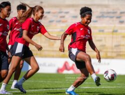 SEPAK BOLA — Timnas Putri Indonesia Imbang Tanpa Gol Lawan Bangladesh di Laga Persahabatan