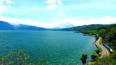 Ikan Bilih Endemik Danau Singkarak Terancam Punah Akibat Sampah dan Penangkapan Tak Terkendali