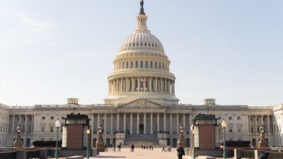 Sejumlah Anggota Senat AS Kecam Keras Rencana Donald Trump Berhentikan 1.300 Pegawai Departemen Luar Negeri