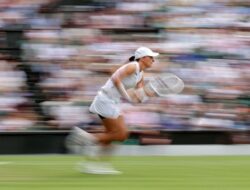 TENIS — Untuk Kedua Kalinya, Swiatek Lolos ke Perempat Final Wimbledon
