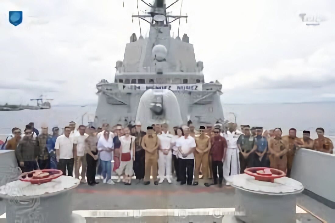 Kapal Perang Spanyol Sandar di Pelabuhan Ternate