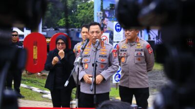 Kapolri Ikut Salurkan Ribuan Buruh Korban PHK ke Tempat Kerja Baru