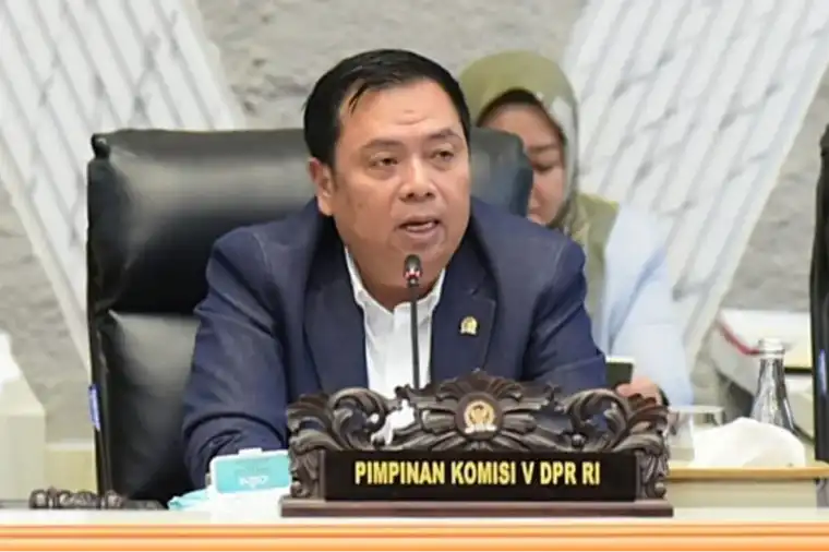 Lasarus Minta KNKT Segera Investigasi Kebakaran KM Barcelona