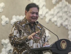 Anjloknya IHSG dan Pelemahan Rupiah Diyakini Menteri Airlangga Hanya Sementara
