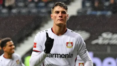 SEPAK BOLA — AC Milan Bidik Penyerang Bayer Leverkusen Patrik Schick