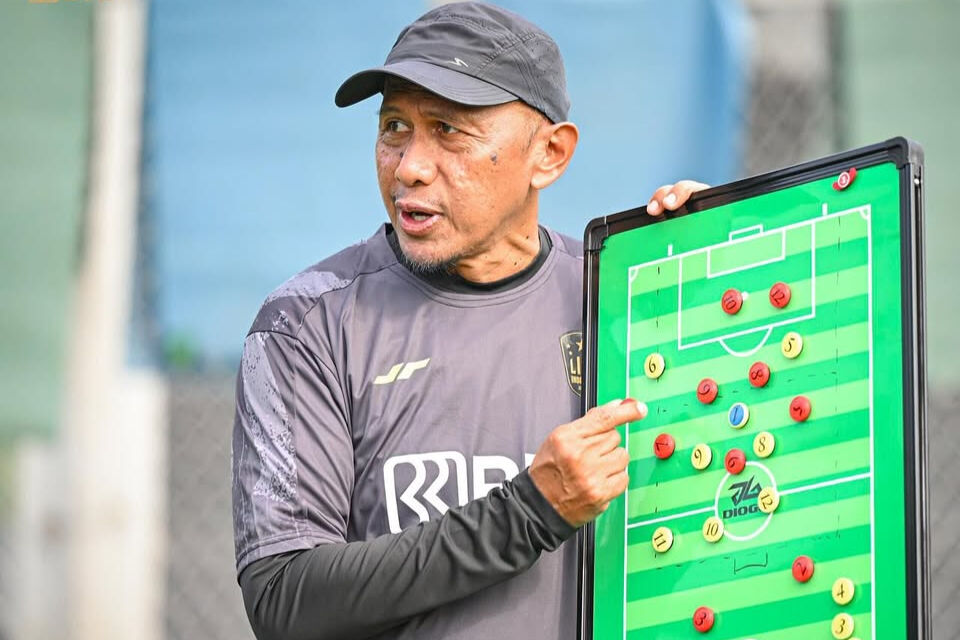 SEPAK BOLA -- Rahmad Darmawan Targetkan Timnya Lolos dari Babak Grup Piala Presiden 2025