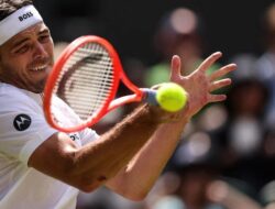 TENIS — Singkirkan Khachanov, Taylor Fritz ke Semifinal Wimbledon