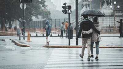 BMKG Prediksi Jakarta Berawan Disertai Hujan Ringan