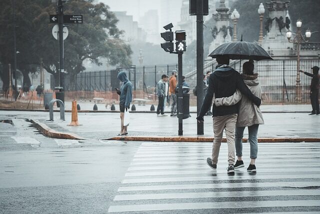 Pagi Cenderung Cerah, Hujan Diprediksi Siram Jakarta Sore Ini