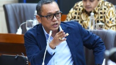 Deddy Sitorus Kritik KPU Rahasiakan Dokumen Persyaratan Capres-Cawapres