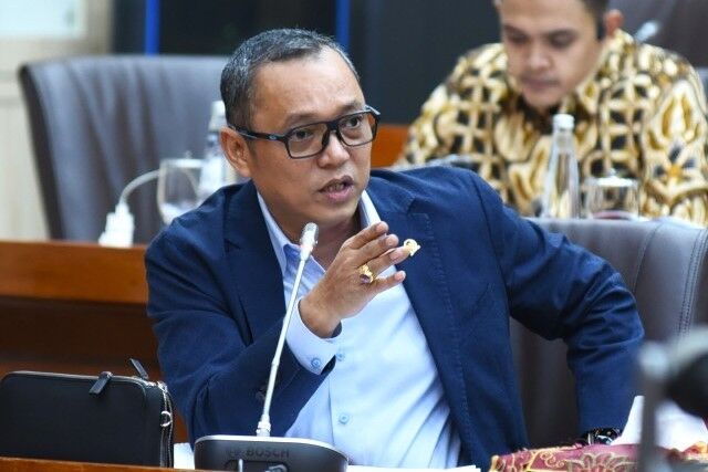 Deddy Sitorus Kritik KPU Rahasiakan Dokumen Persyaratan Capres-Cawapres