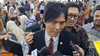 Once Mekel: Pendidikan Maju Kalau Gaji Guru Minimum Rp15 Juta Per Bulan