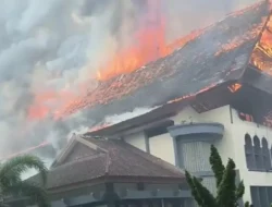 Seluruh Dokumen dan Aset DPRD NTB Ludes Terbakar dan Dijarah