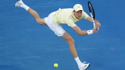 TENIS — Jannik Sinner Susul Rivalnya Alcaraz Lolos ke ATP Finals