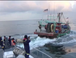 KKP Tangkap Kapal Asing Curi Ikan di Selat Malaka