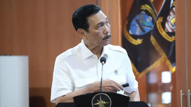 Luhut Perkirakan 34 Juta Orang Indonesia Bisa Terhindar Jatuh Miskin dengan Program Ini