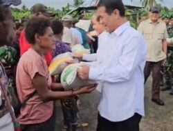 Pemerintah Salurkan Bantuan Beras ke Warga Merauke