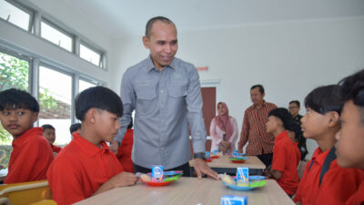 Dukung Proses Pembelajaran, Komisi VIII DPR Pastikan Laptop untuk Siswa Sekolah Rakyat Sukabumi