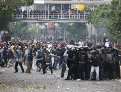 Buntut Demo Ricuh di Jakarta, Polisi Tangkap 1.240 Orang