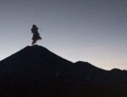 Gunung Semeru Empat Kali Erupsi di Minggu Pagi, Tinggi Letusan Capai 800 Meter