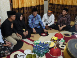 Menag Nasaruddin Umar Takziah ke Rumah Korban Terbakar Akibat Unjuk Rasa Anarkis