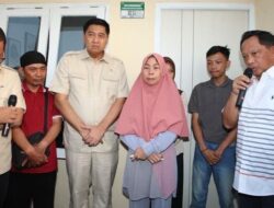 Mendagri Serahkan Bantuan Rumah untuk Keluarga Affan Kurniawan