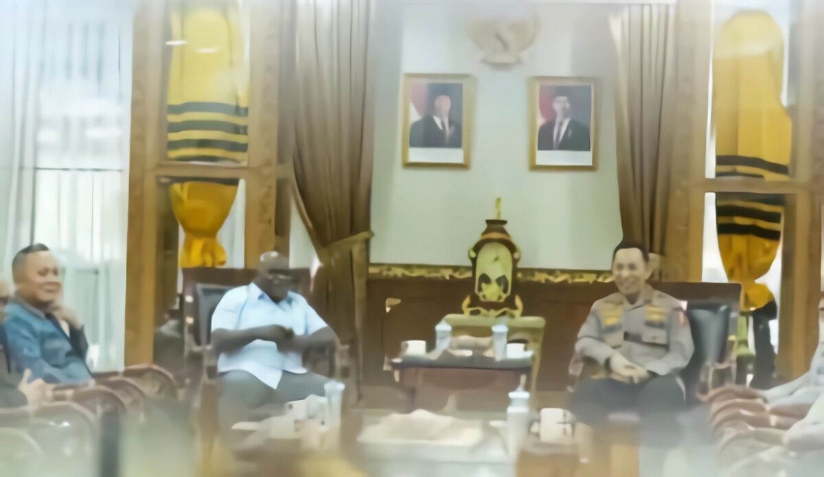 Menteri Natalius Pigai Temui Kapolri Bahas Penanganan Unjuk Rasa Sesuai Prinsip HAM