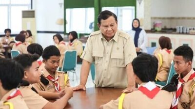 Presiden Prabowo Lihat Aktivitas Sekolah Rakyat, Disambut Semangat Para Siswa dan Pengajar