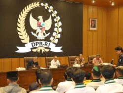 Mahasiswa Sampaikan Tuntutan ke DPR, Usut Kerusuhan, Sahkan RUU Perampasan Aset
