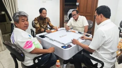Menhut Raja Juli Minta Maaf soal Foto Main Domino dengan Eks Tersangka Pembalakan Liar