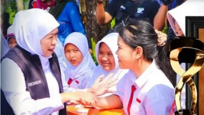 Dinilai Komit terhadap Perlindungan Anak dan Pemberdayaan Perempuan, Khofifah Raih DPD RI Awards 2025