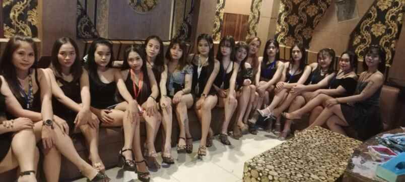 LC di tempat Karaoke